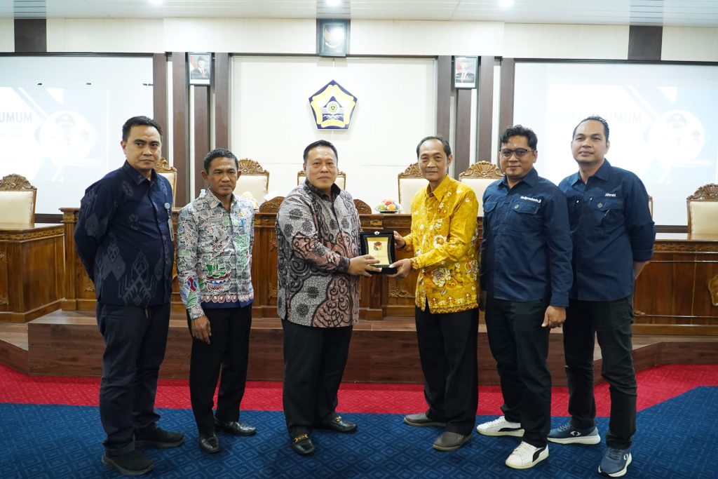 Sukses Digelar, Dekan FISIP UNIB Buka Kuliah Umum Magister Ilmu Komunikasi dengan Menghadirkan Bupati Mukomuko sebagai Narasumber