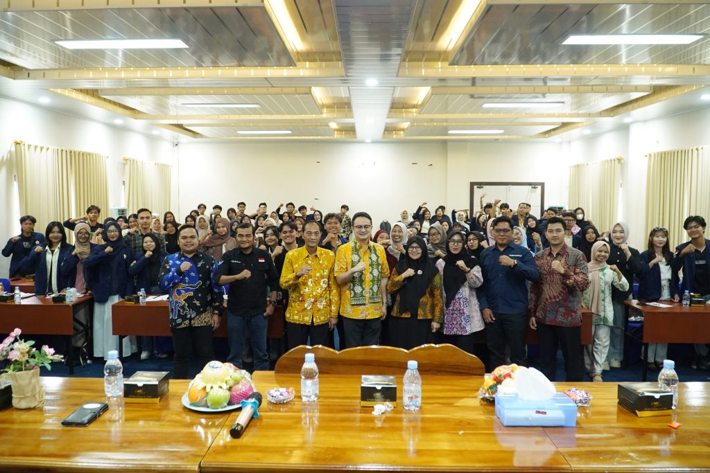 Dekan FISIP UNIB Sambut Wakil Rektor UPH Tangerang dalam Kuliah Umum Strategis Mengenai Artificial Intelligence