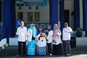 Wakil Dekan III Pimpin Apel Pagi, Dekan FISIP UNIB Serahkan Penghargaan Prestasi dan SK Pensiun