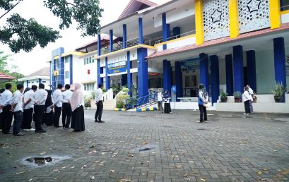 Pimpin Apel Pagi FISIP UNIB, Kepala Bagian Umum Dorong Peningkatan Etos Kerja dan Teladani Semangat Kebangkitan Nasional