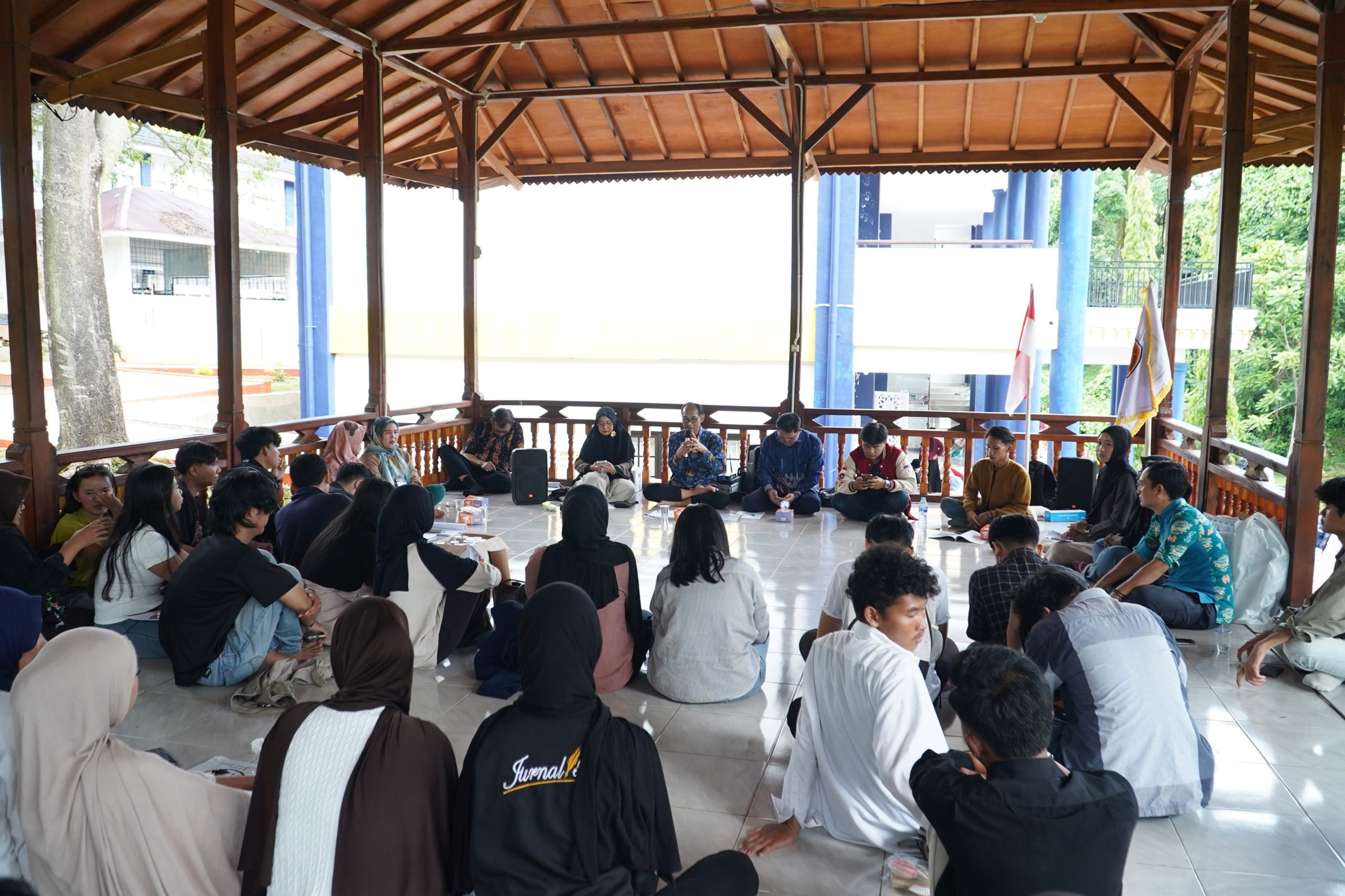 Perkuat Sinergi dan Penyaluran Aspirasi Mahasiswa, BEM FISIP UNIB Gelar Dialog Bersama Dekan beserta Jajaran Perkuat Sinergi dan Penyaluran Aspirasi Mahasiswa, BEM FISIP UNIB Gelar Dialog Bersama Dekan beserta Jajaran