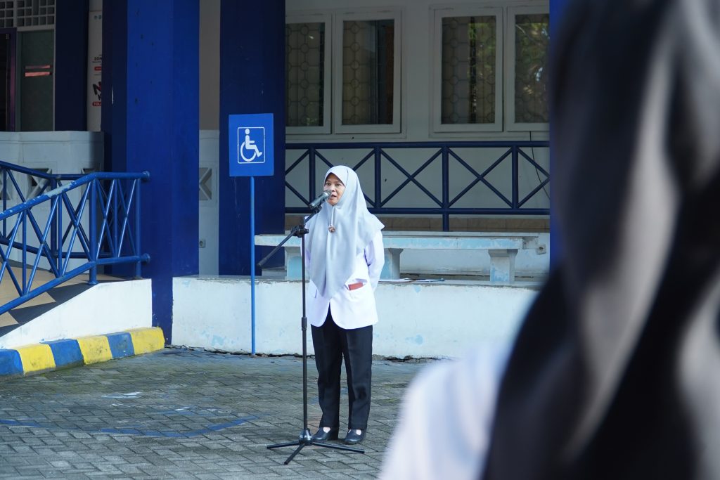 Pimpin Apel Pagi FISIP UNIB, Wakil Dekan Akademik Dorong Komitmen Bersama Sukseskan Seminar Internasional
