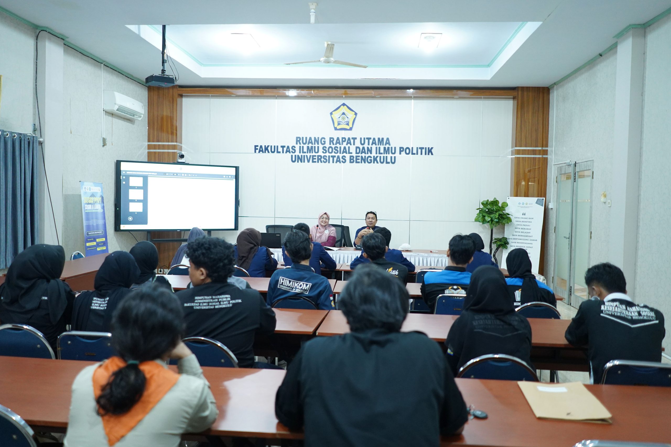 Wakil Dekan FISIP UNIB Gelar Rapat Pemaparan Program Kerja dan Evaluasi Triwulan II IKU Bidang Kemahasiswaan Wakil Dekan FISIP UNIB Gelar Rapat Pemaparan Program Kerja dan Evaluasi Triwulan II IKU Bidang Kemahasiswaan