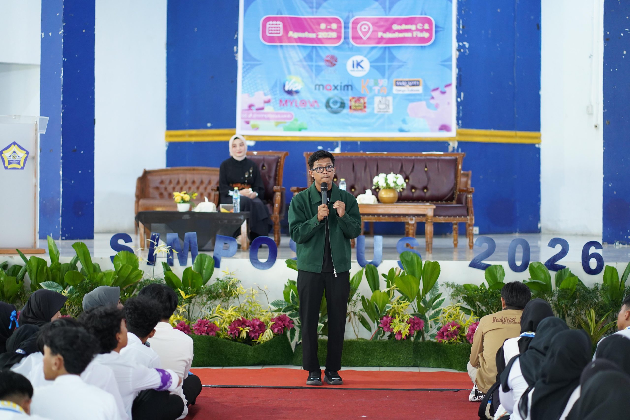 PKKMB SIMPOSIUS FISIP UNIB Hadirkan Guest Star Fadhil Hary Mukti, Ajak Mahasiswa Baru Berani Berproses dan Berkontribusi PKKMB SIMPOSIUS FISIP UNIB Hadirkan Guest Star Fadhil Hary Mukti, Ajak Mahasiswa Baru Berani Berproses dan Berkontribusi