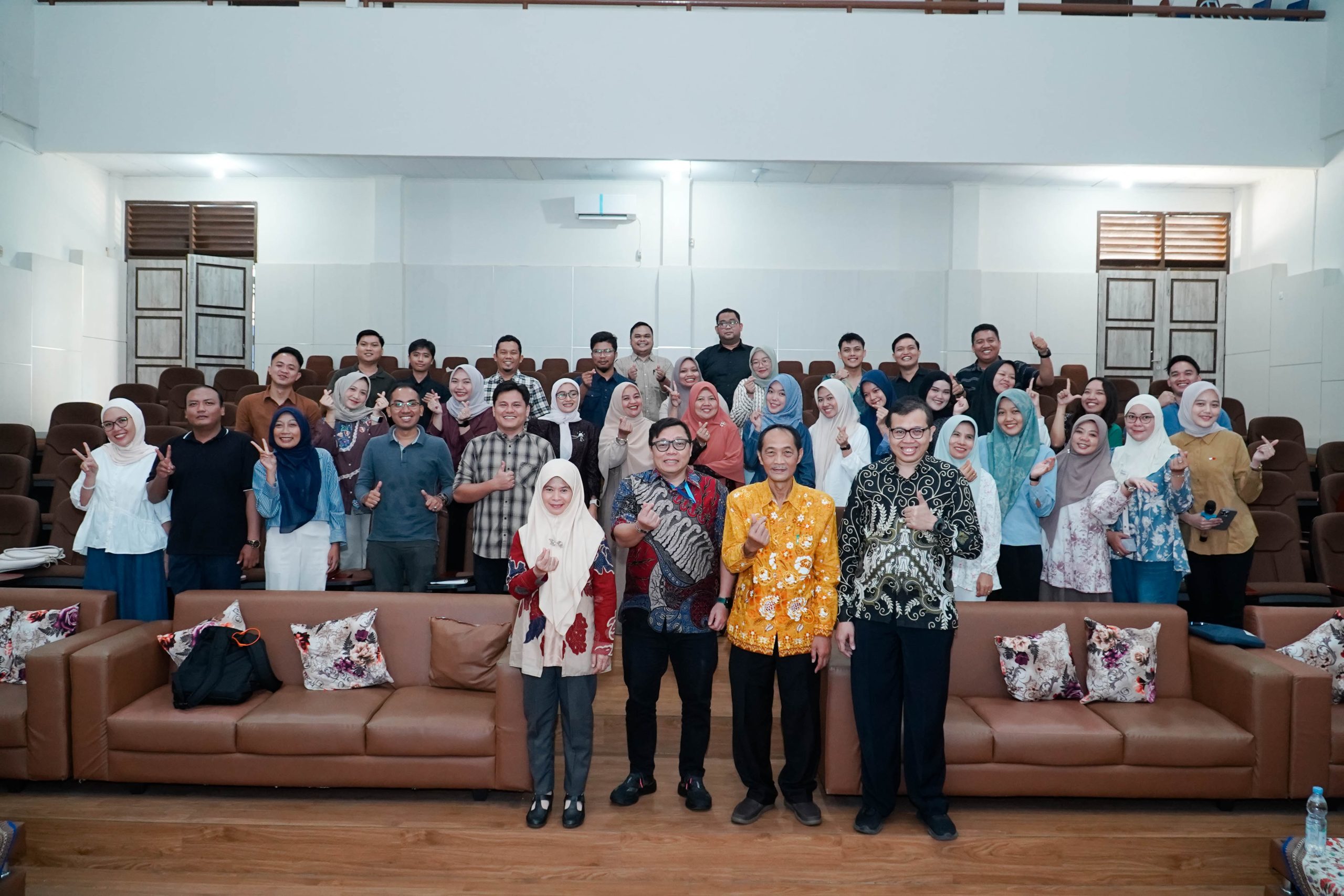 Dekan FISIP UNIB Buka Pelatihan Penulisan Jurnal Sinta 2 Mahasiswa Magister Administrasi Publik
