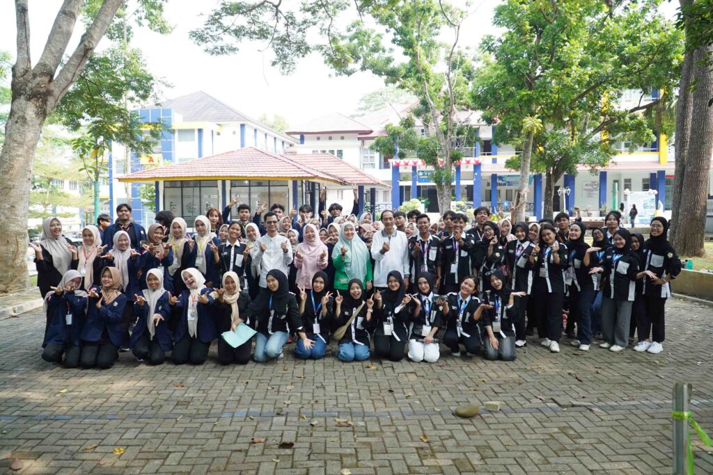 Dekan FISIP UNIB Resmi Buka Kemah Orientasi Mahasiswa Pengabdian Masyarakat Hima Kesejahteraan Sosial