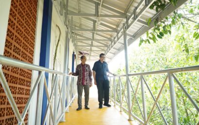 Dukung Kemudahan Akses Perkuliahan, Dekan FISIP UNIB Tinjau Jembatan Penghubung Gedung Dekanat ke Pascasarjana